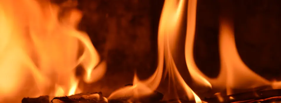 Do the flames of an electric fireplace consume a lot of energy?​
